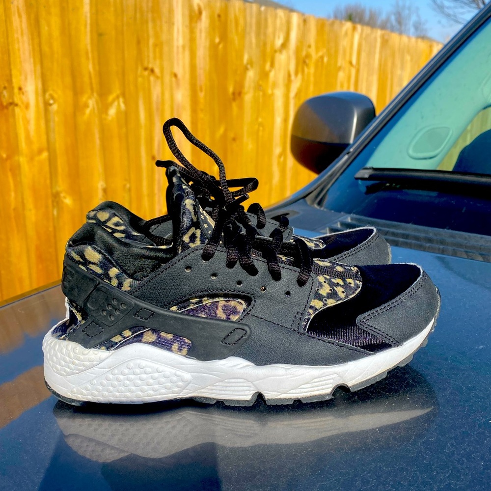 Nike huaraches 6.5W